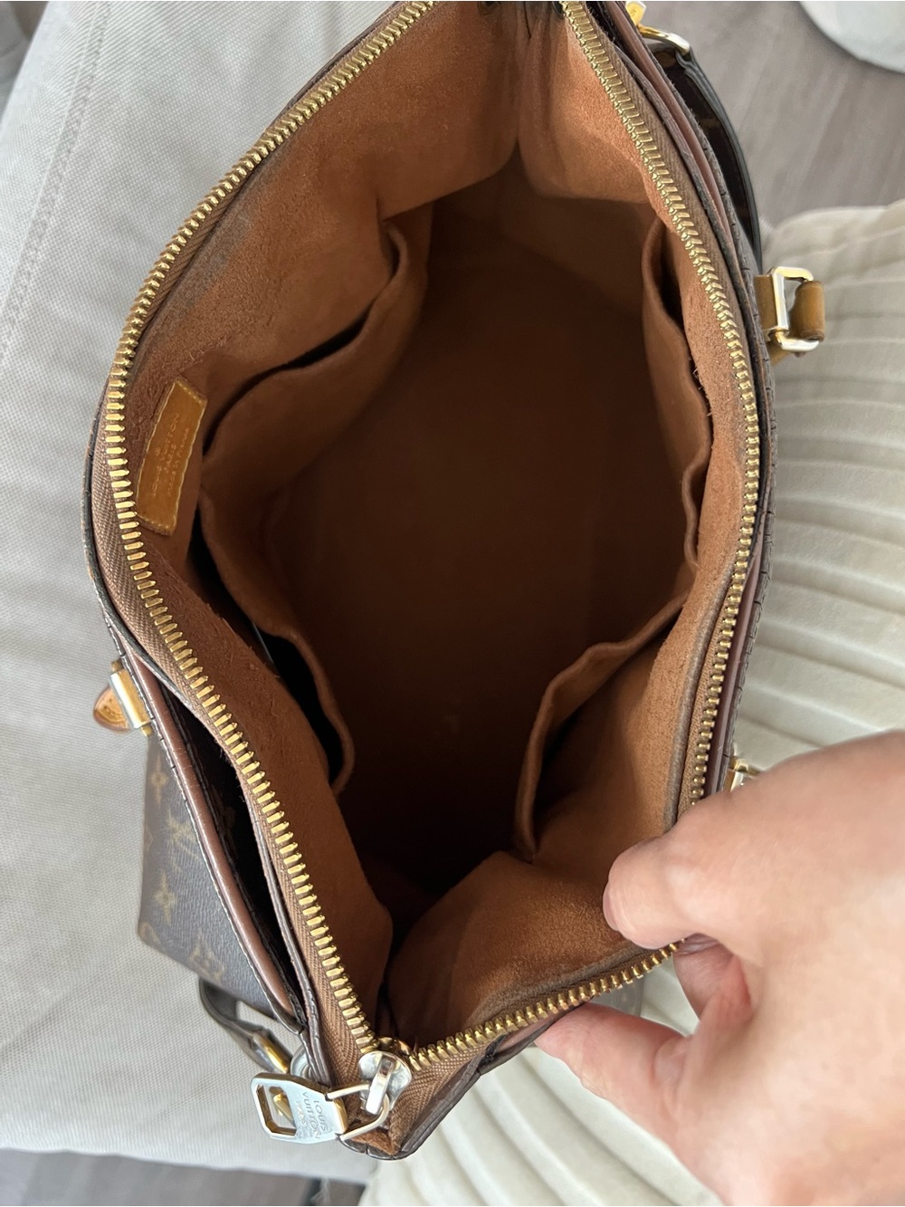 Louis Vuitton Monogram bag - Picture 15 of 16